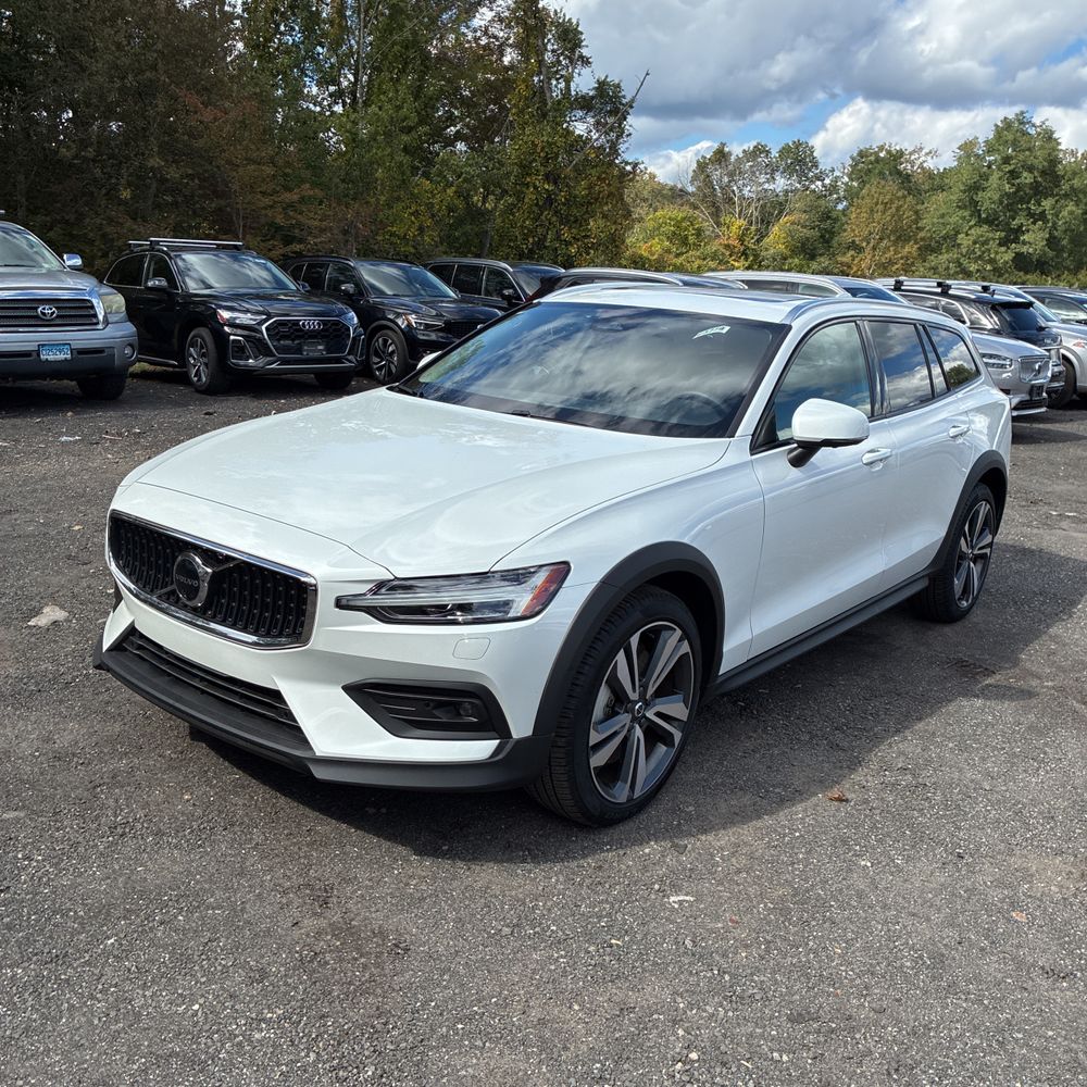 2025 Volvo V60 B5 - Plus CC