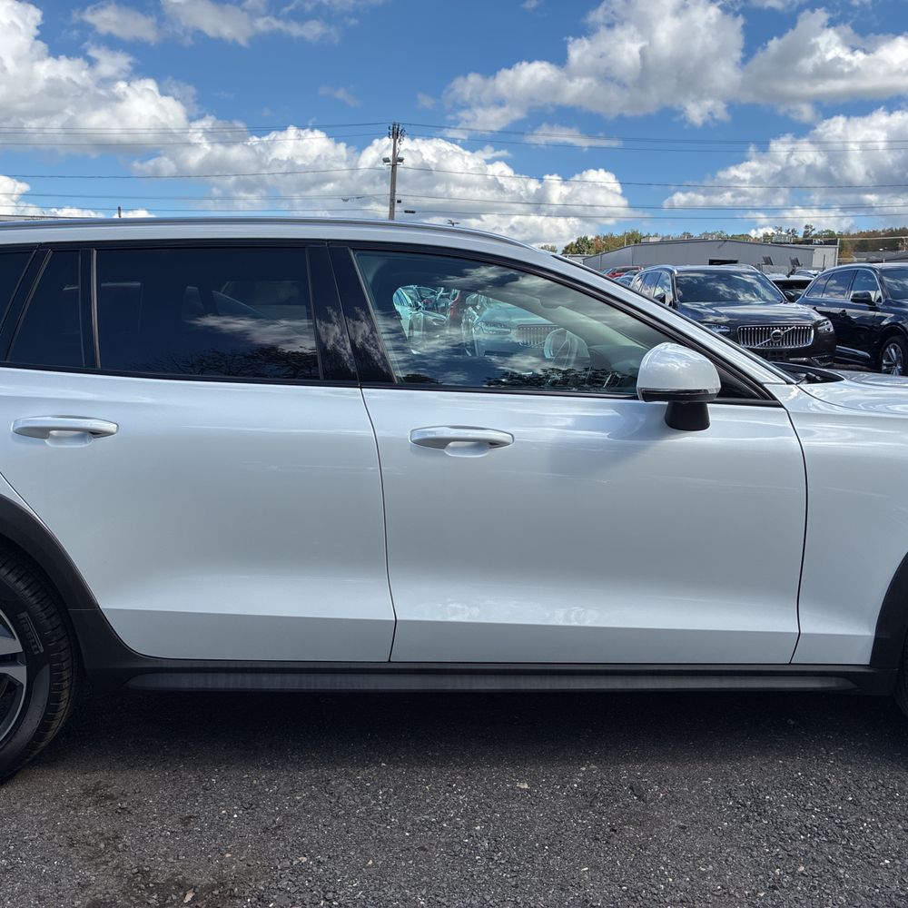 2025 Volvo V60 B5 - Plus CC
