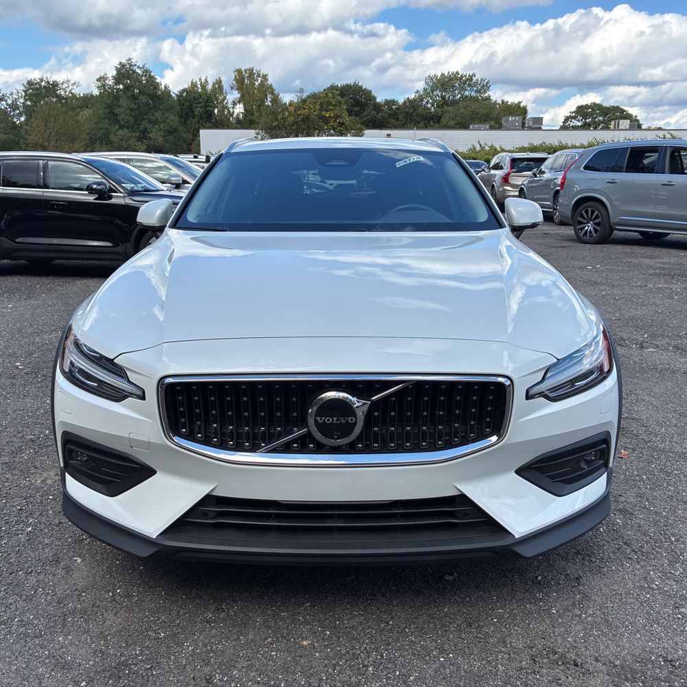 2025 Volvo V60 B5 - Plus CC