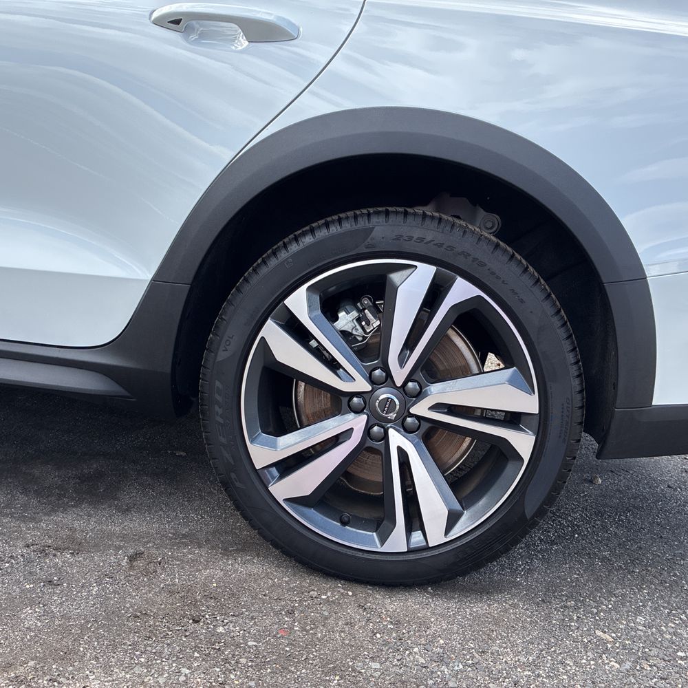 2025 Volvo V60 B5 - Plus CC