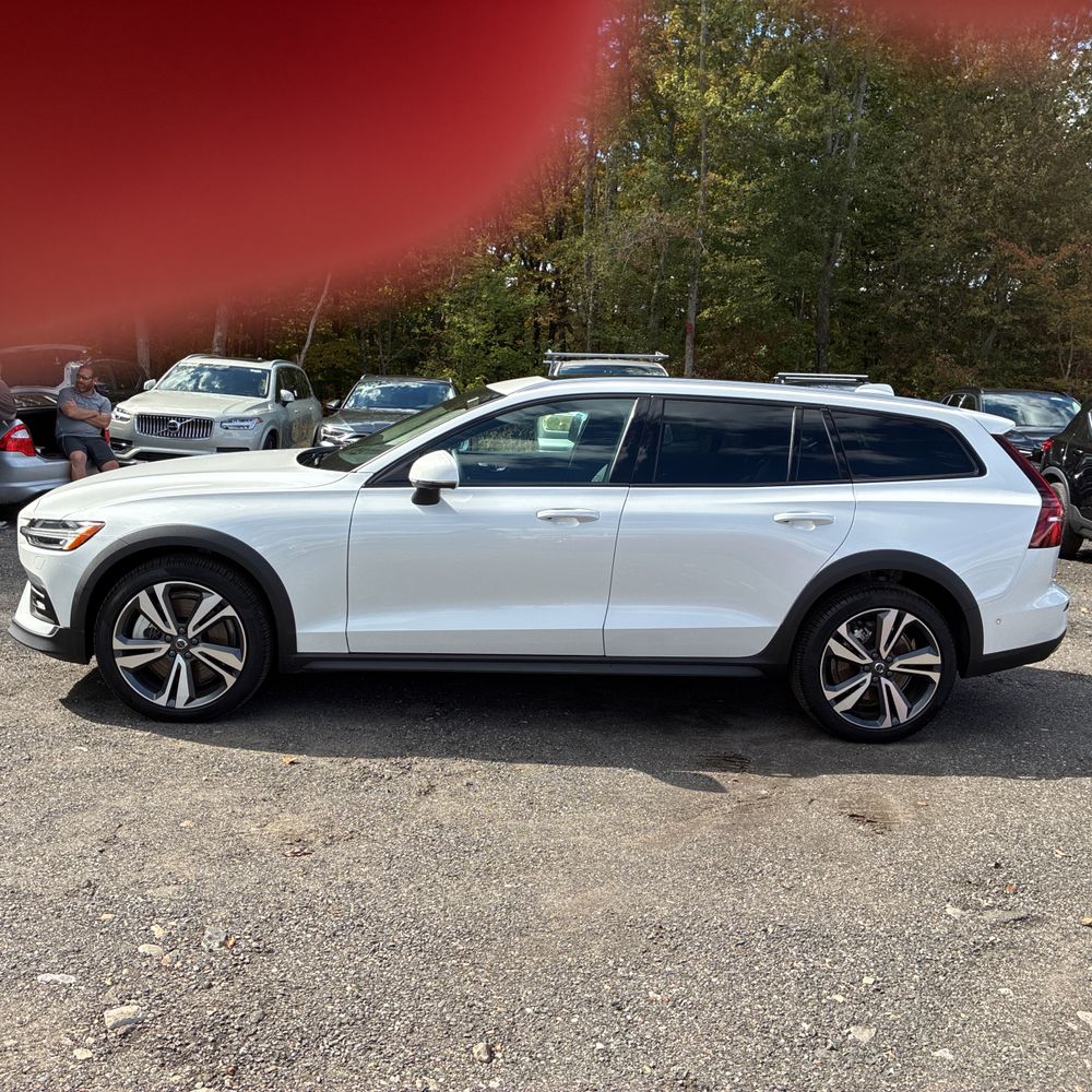 2025 Volvo V60 B5 - Plus CC