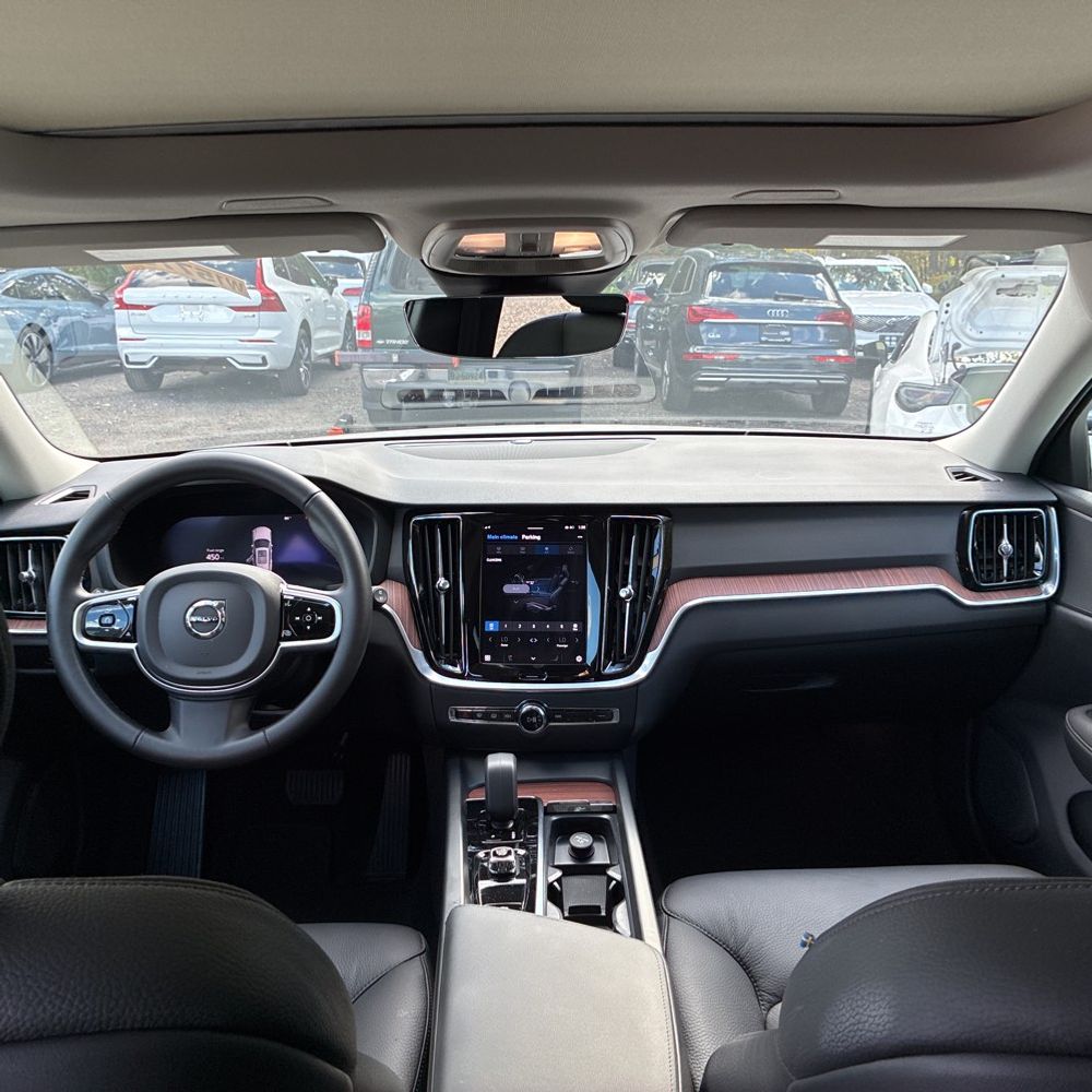 2025 Volvo V60 B5 - Plus CC
