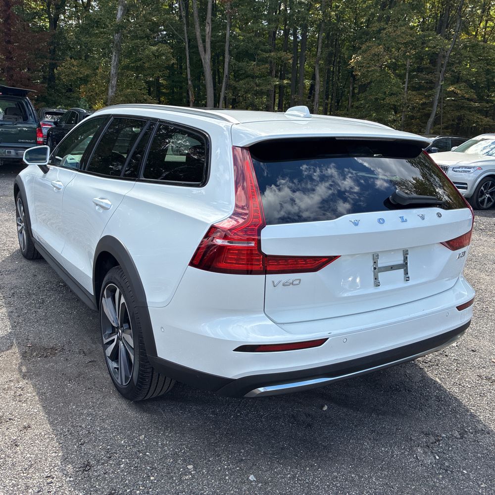 2025 Volvo V60 B5 - Plus CC