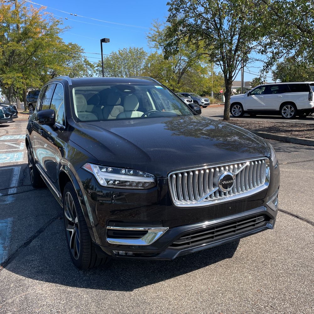 2025 Volvo XC90 B5 - Plus