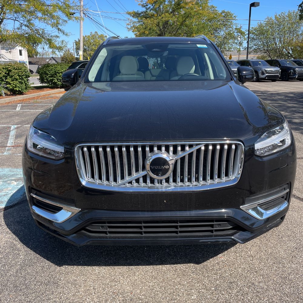 2025 Volvo XC90 B5 - Plus