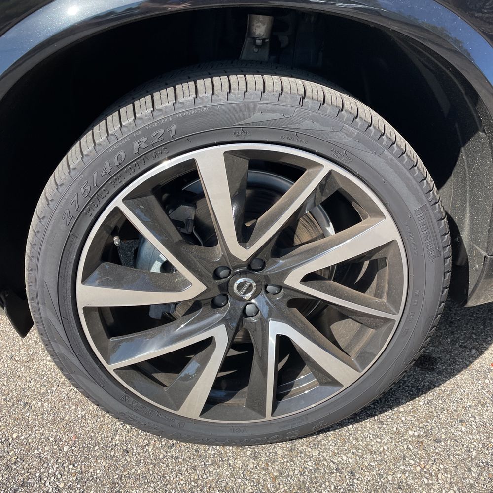 2025 Volvo XC90 B5 - Plus