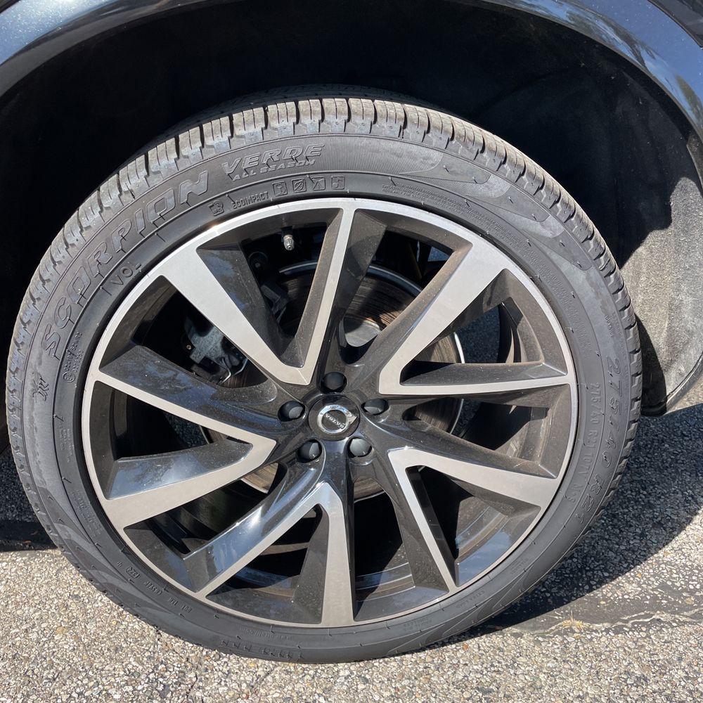 2025 Volvo XC90 B5 - Plus