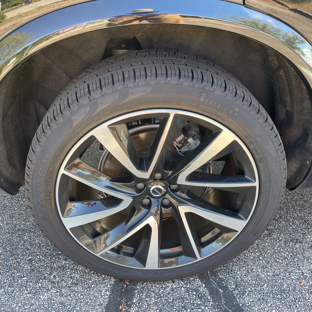 2025 Volvo XC90 B5 - Plus