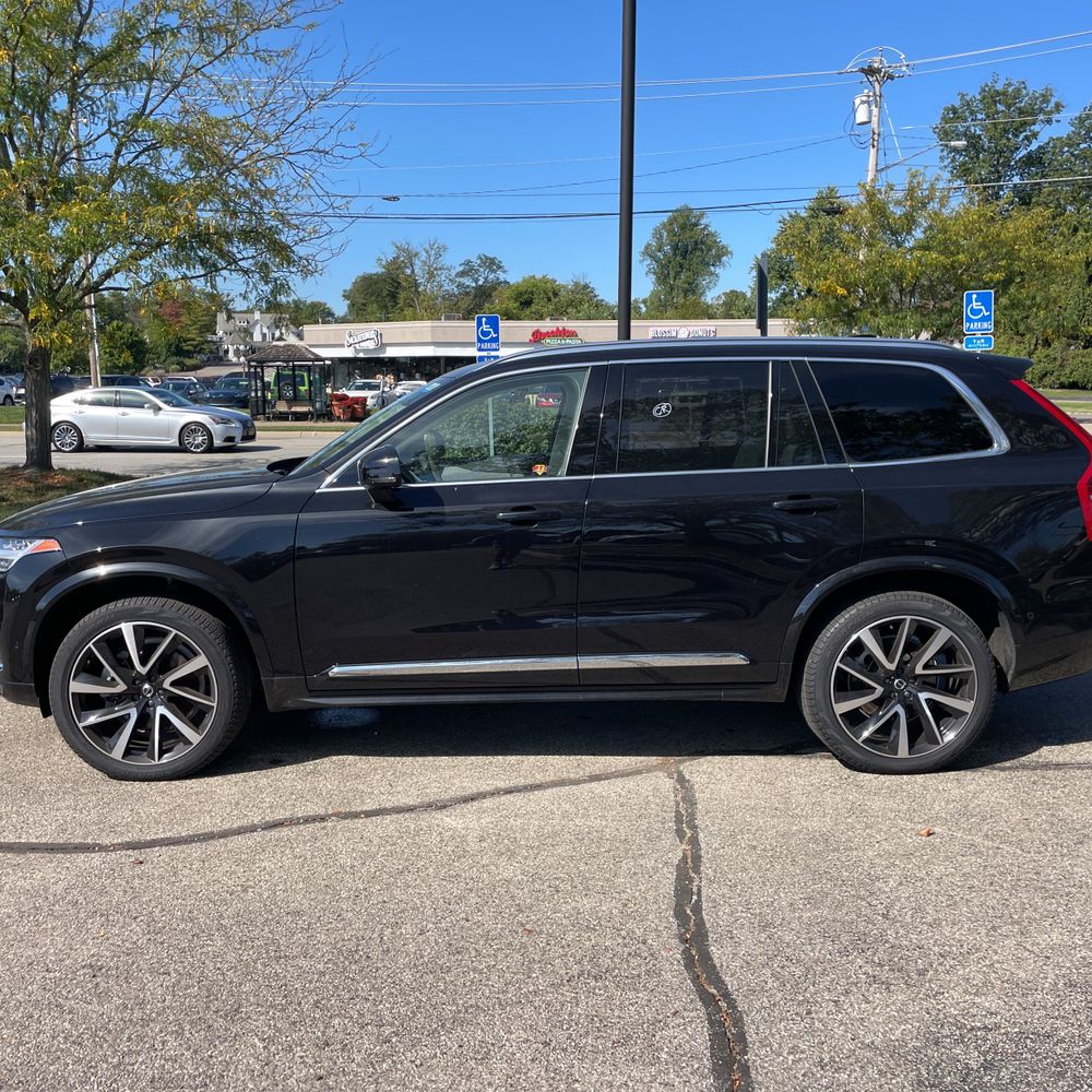 2025 Volvo XC90 B5 - Plus