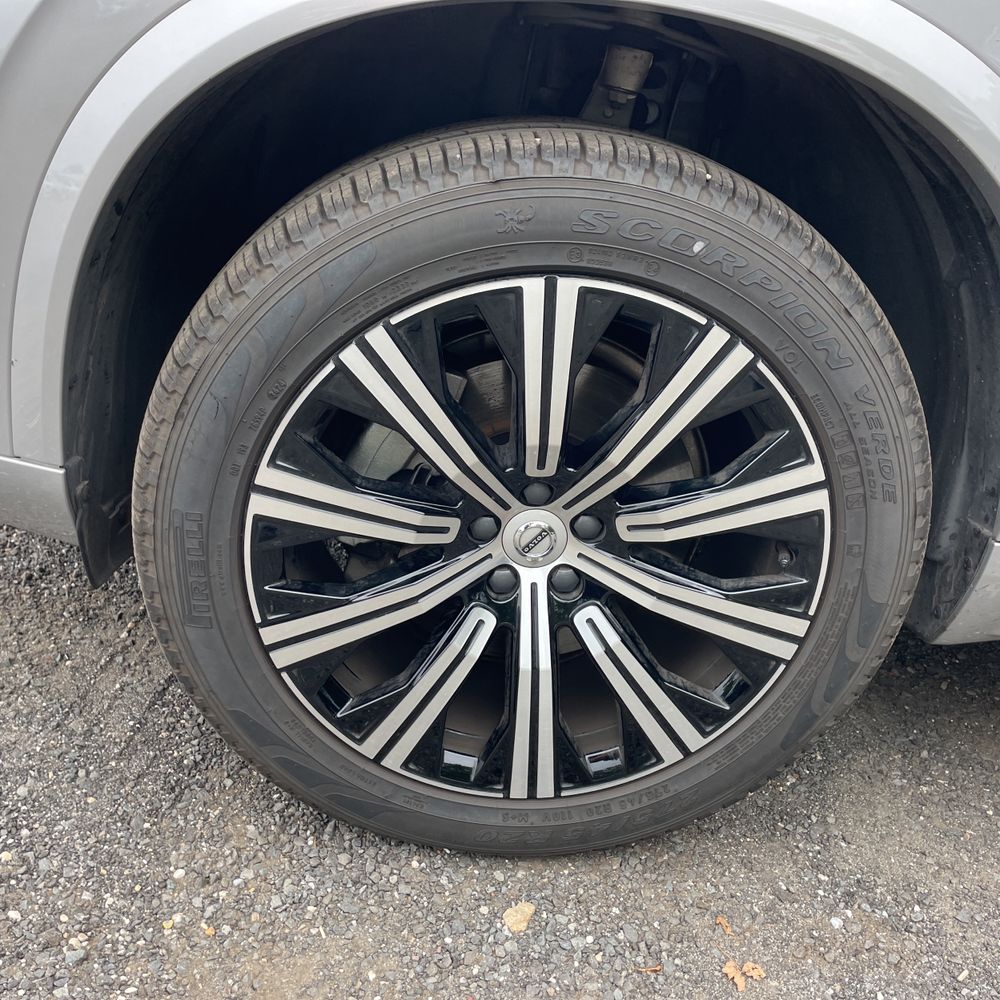 2025 Volvo XC90 2025.5 B5 - Core