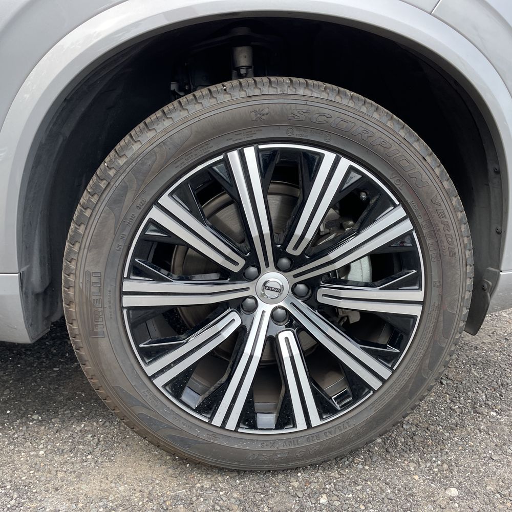 2025 Volvo XC90 2025.5 B5 - Core