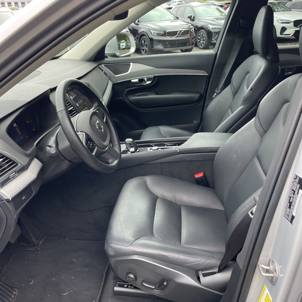 2025 Volvo XC90 2025.5 B5 - Core