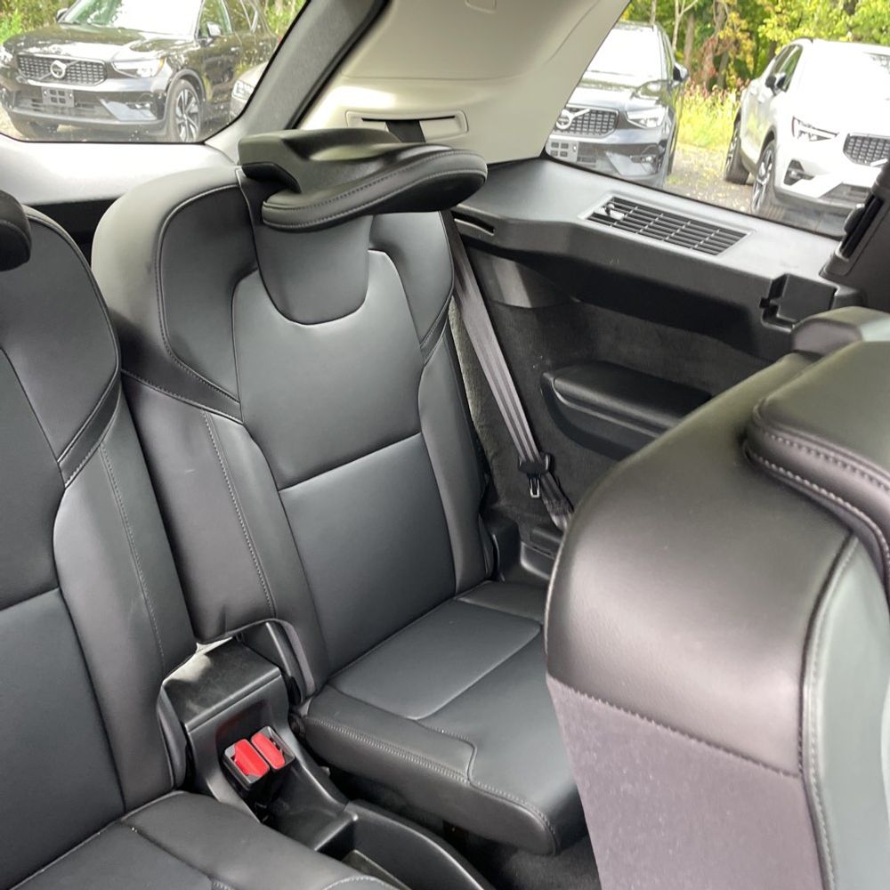 2025 Volvo XC90 2025.5 B5 - Core
