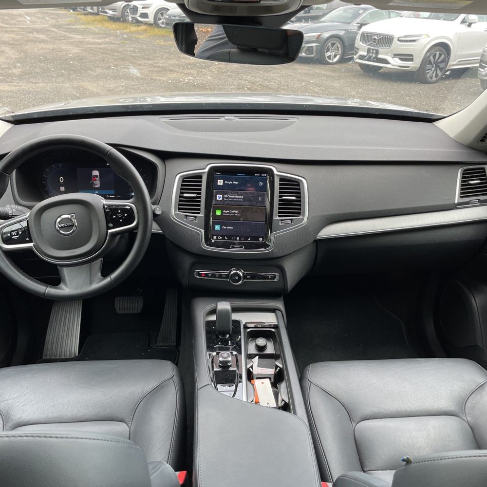 2025 Volvo XC90 2025.5 B5 - Core