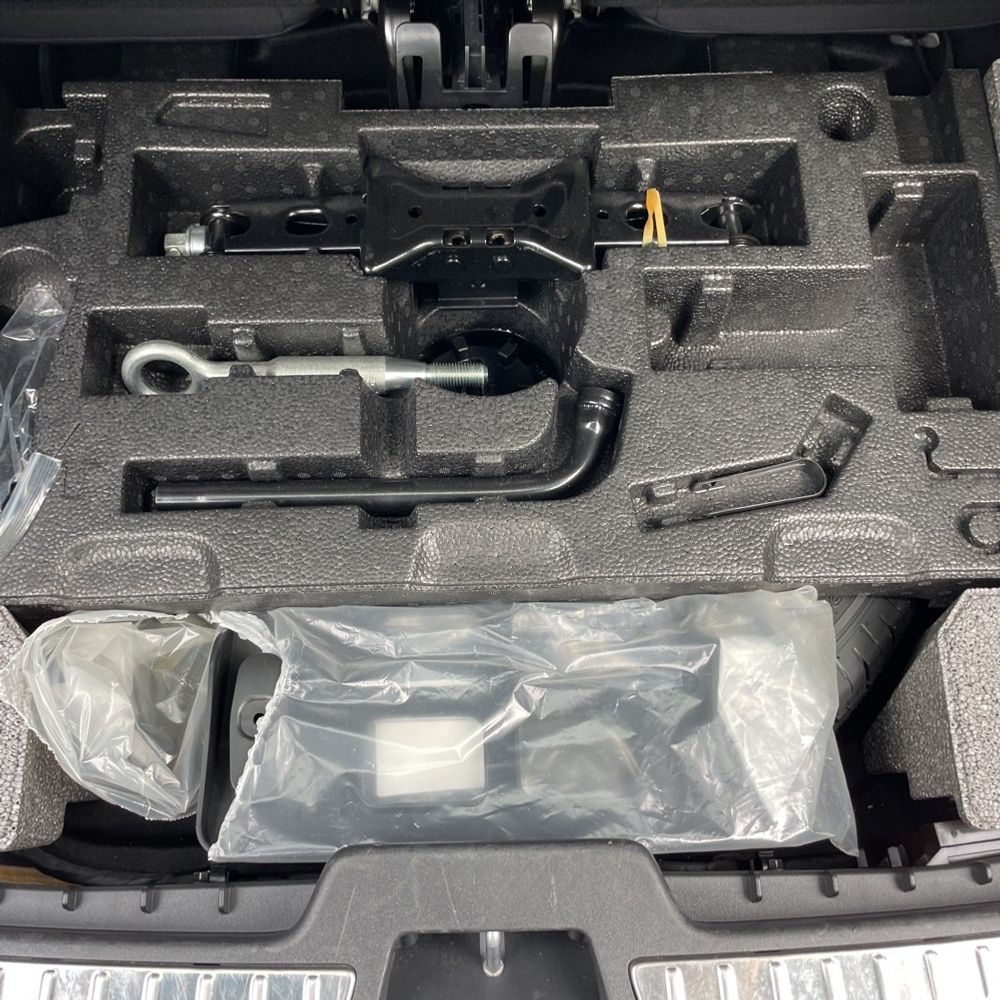 2025 Volvo XC90 2025.5 B5 - Core