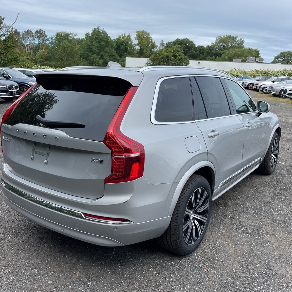 2025 Volvo XC90 2025.5 B5 - Core