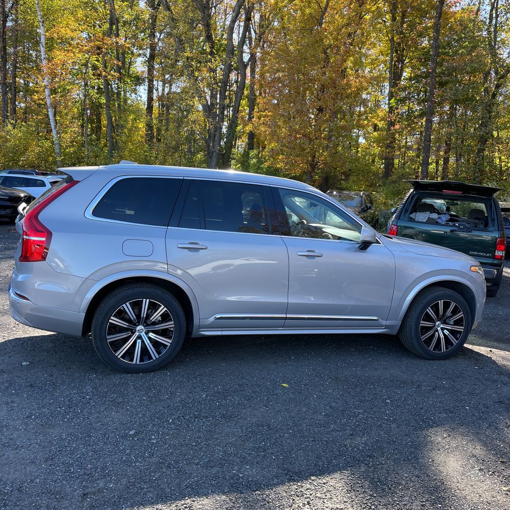 2025 Volvo XC90 B5 - Core