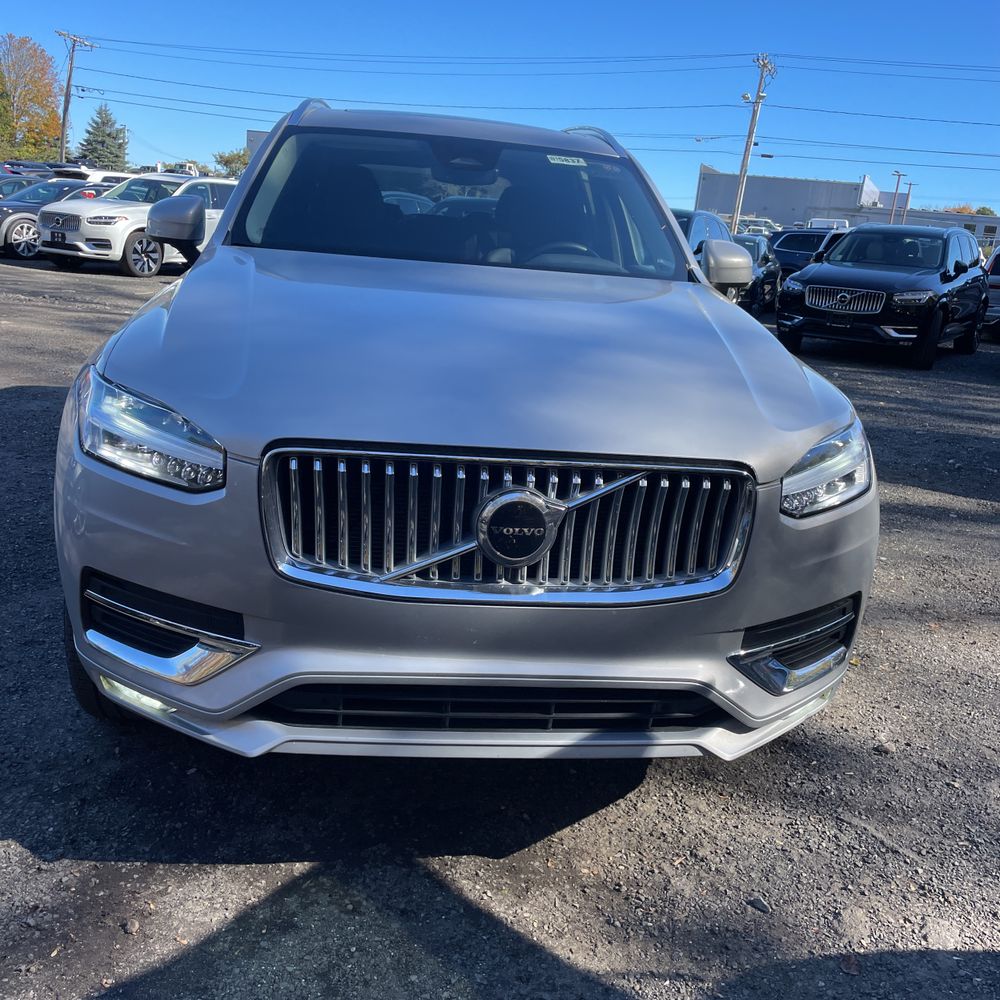 2025 Volvo XC90 B5 - Core