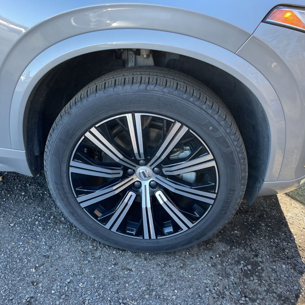 2025 Volvo XC90 B5 - Core