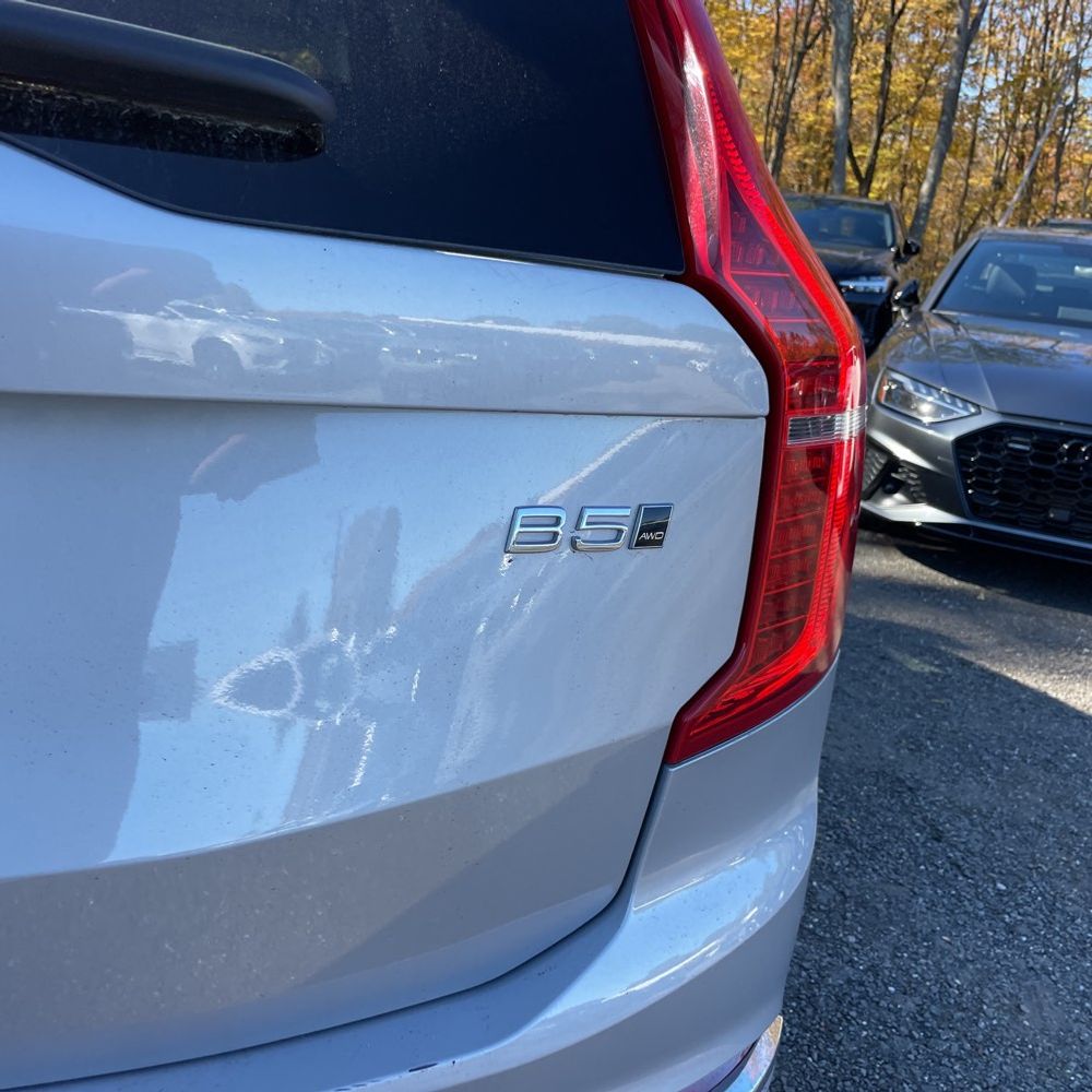 2025 Volvo XC90 B5 - Core