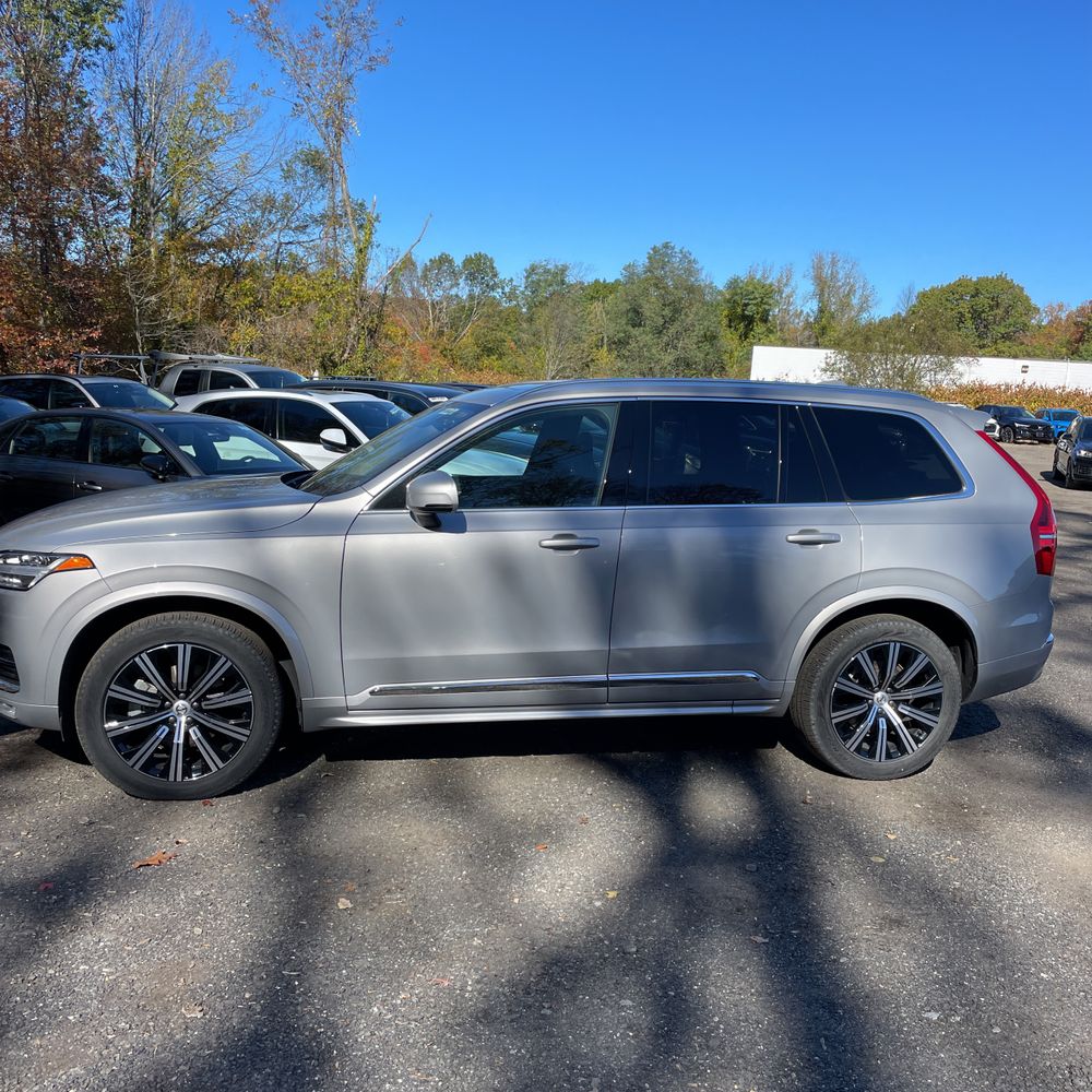 2025 Volvo XC90 B5 - Core