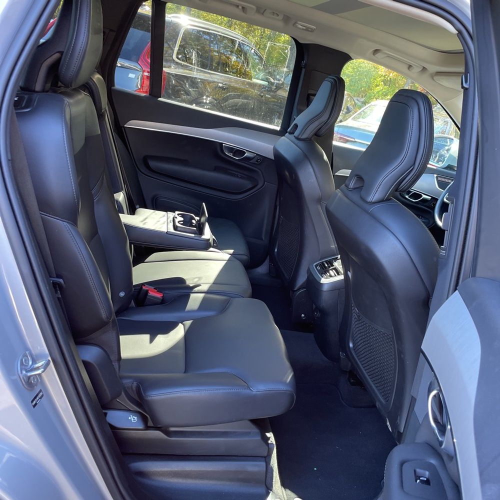 2025 Volvo XC90 B5 - Core