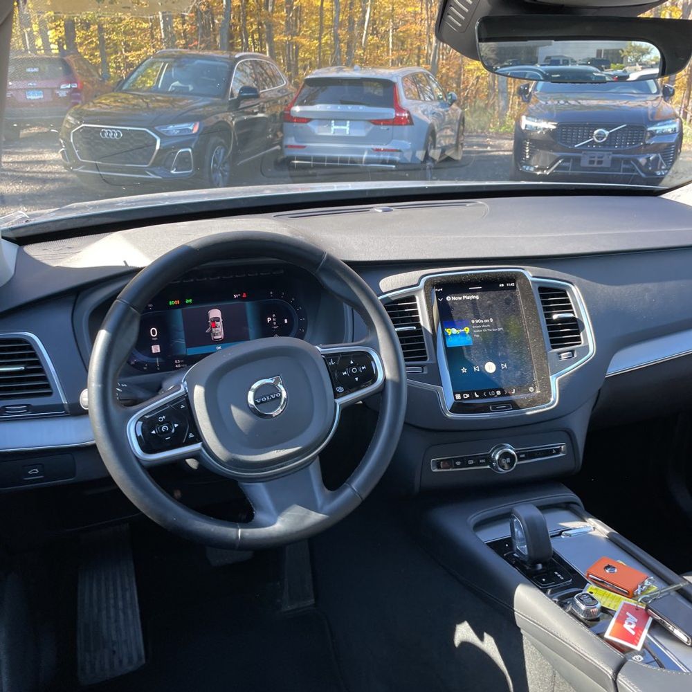 2025 Volvo XC90 B5 - Core