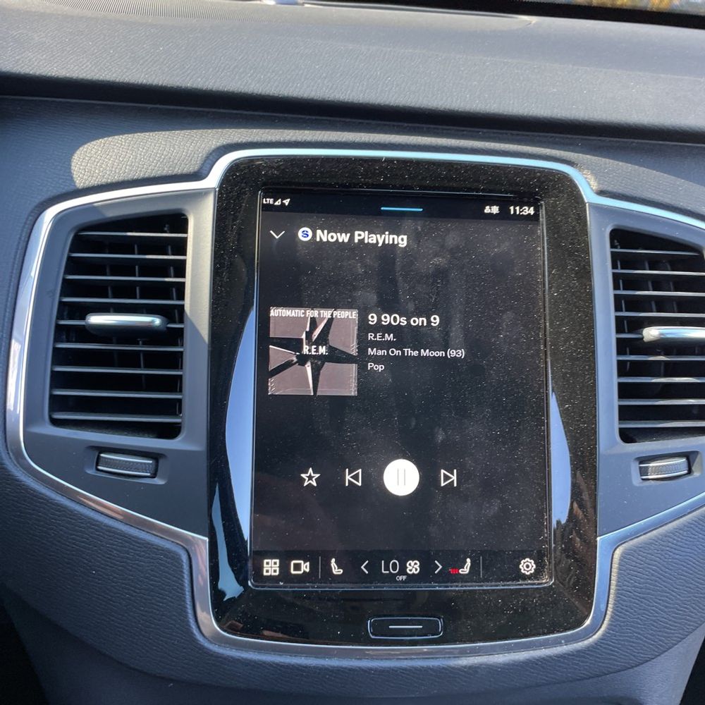 2025 Volvo XC90 B5 - Core