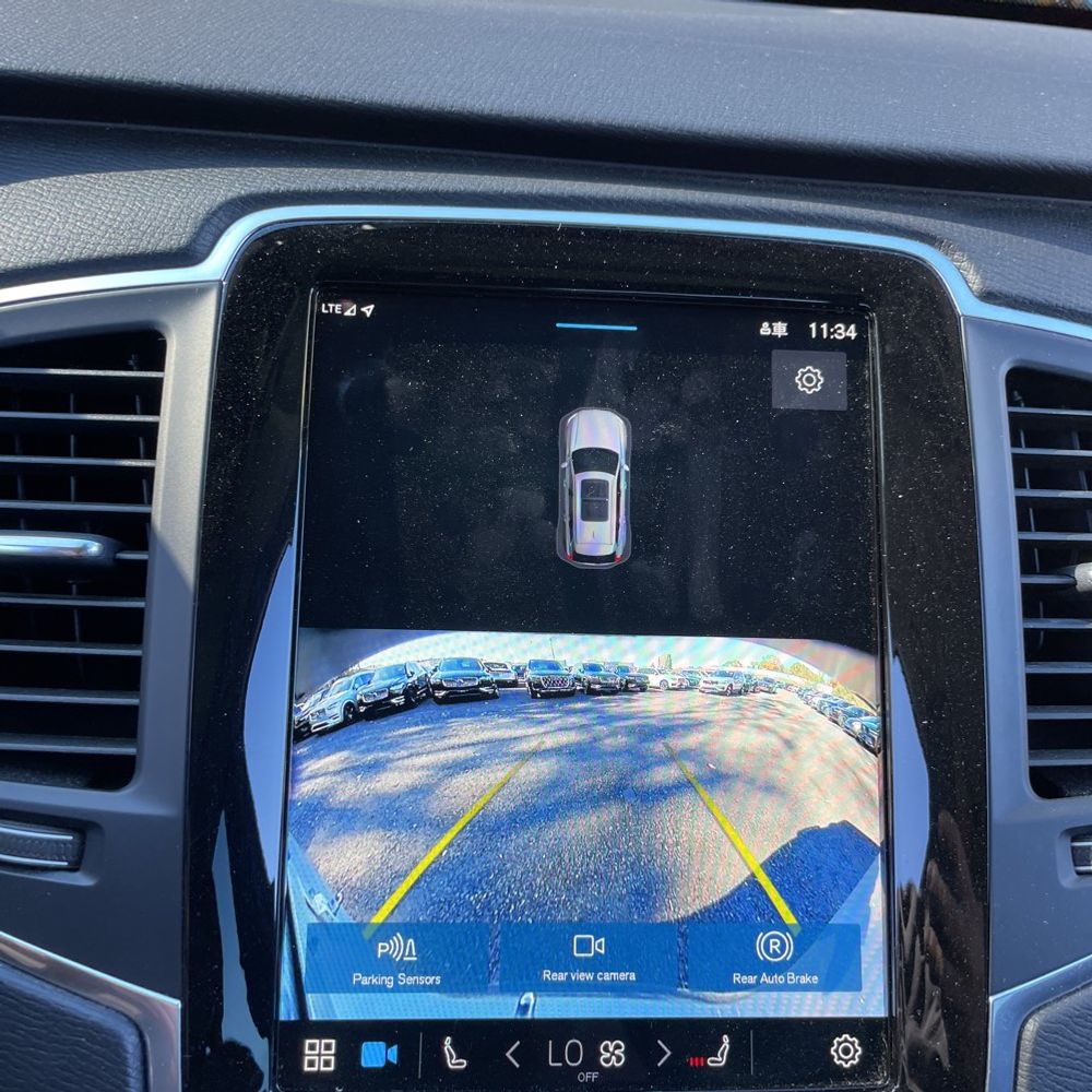 2025 Volvo XC90 B5 - Core