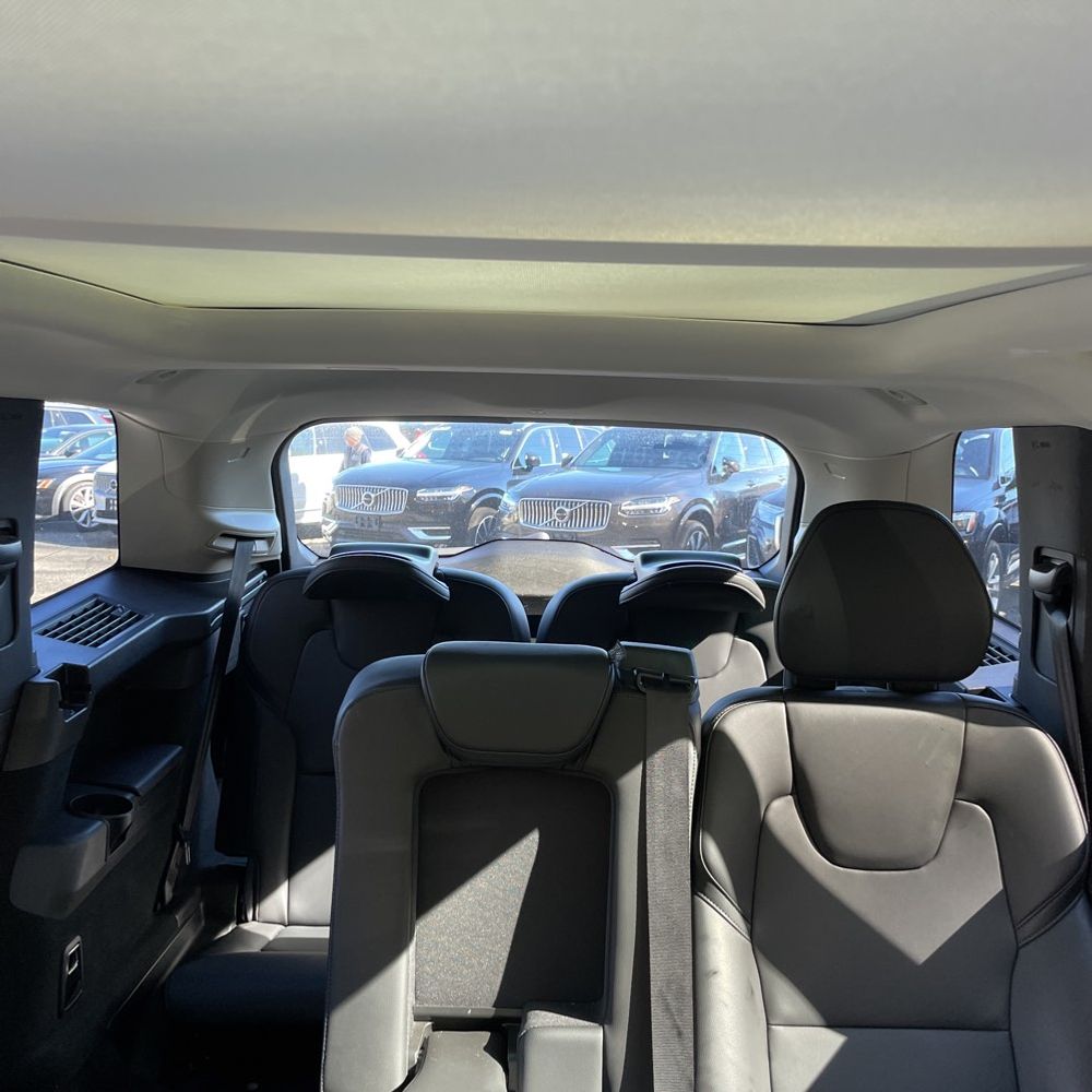 2025 Volvo XC90 B5 - Core