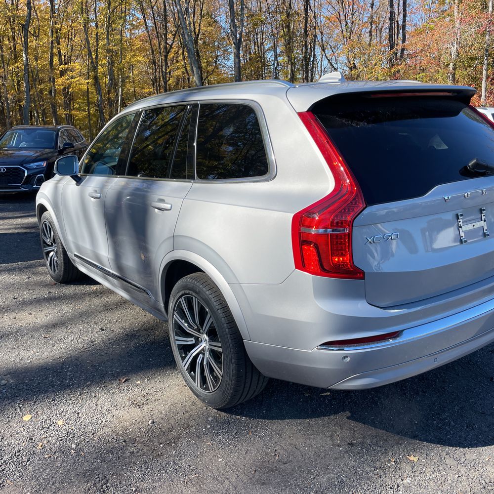 2025 Volvo XC90 B5 - Core
