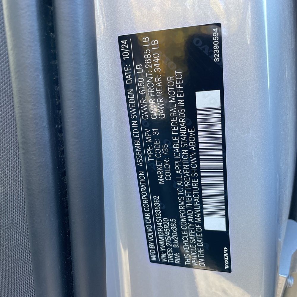 2025 Volvo XC90 B5 - Core