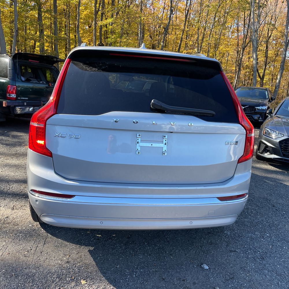 2025 Volvo XC90 B5 - Core