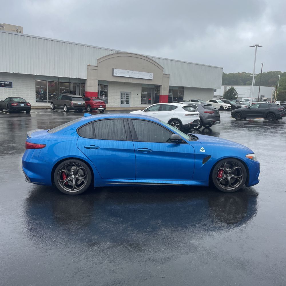 2022 Alfa Romeo Giulia Quadrifoglio