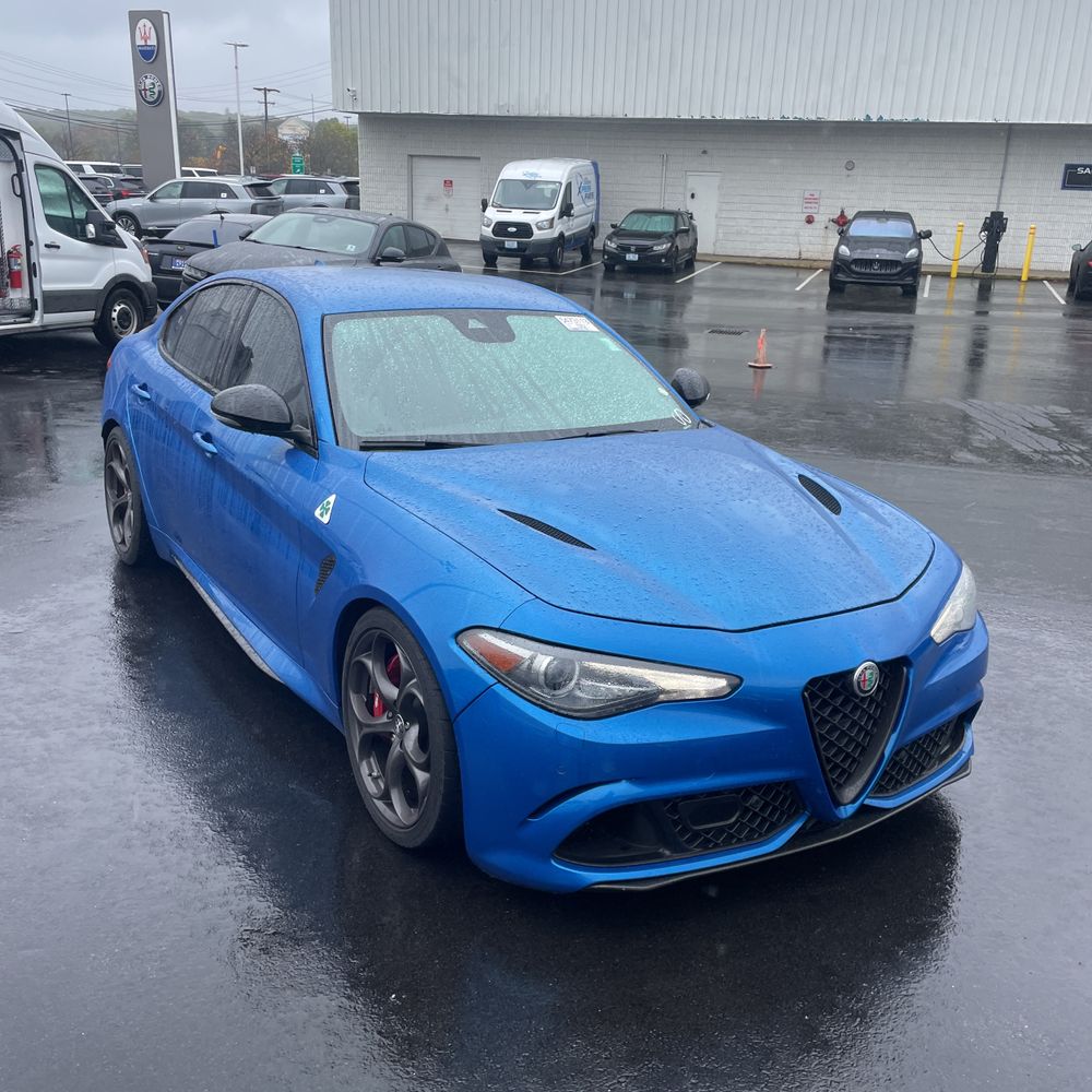 2022 Alfa Romeo Giulia Quadrifoglio