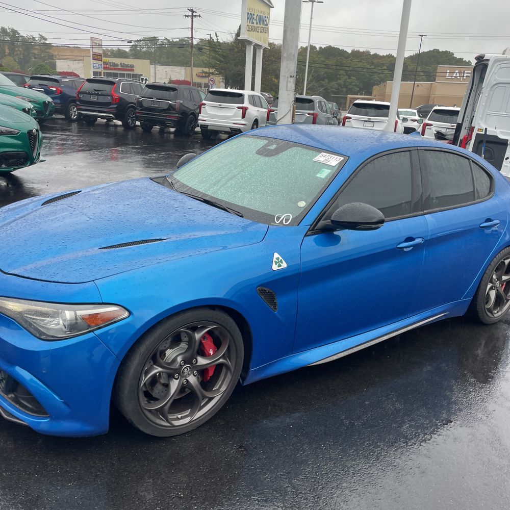 2022 Alfa Romeo Giulia Quadrifoglio