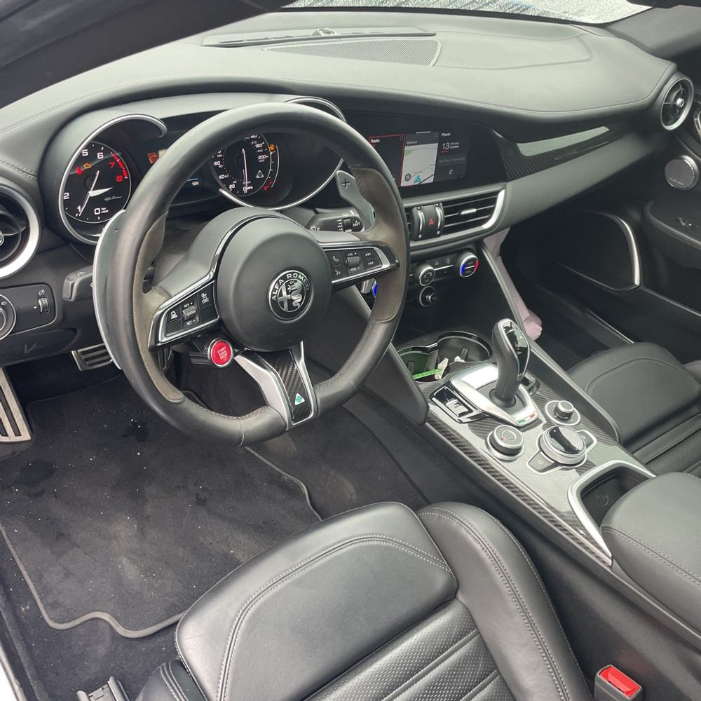 2022 Alfa Romeo Giulia Quadrifoglio