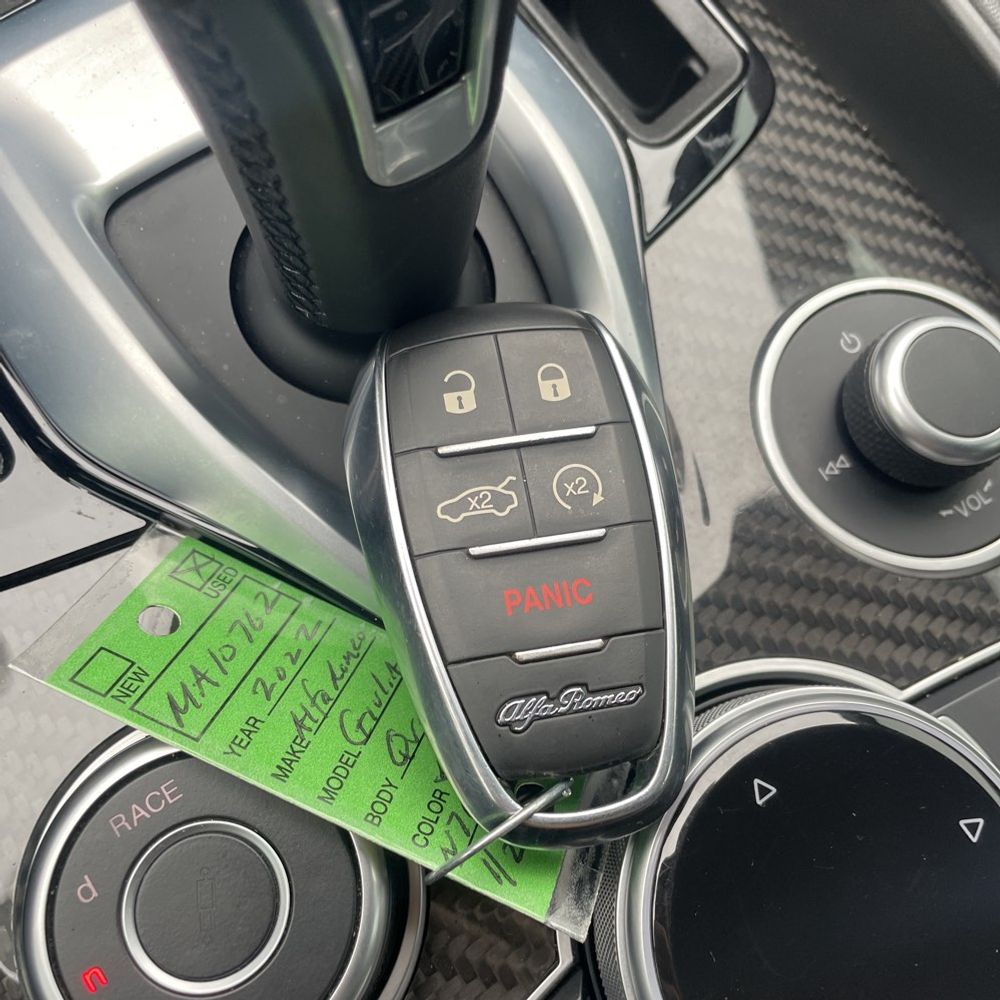 2022 Alfa Romeo Giulia Quadrifoglio
