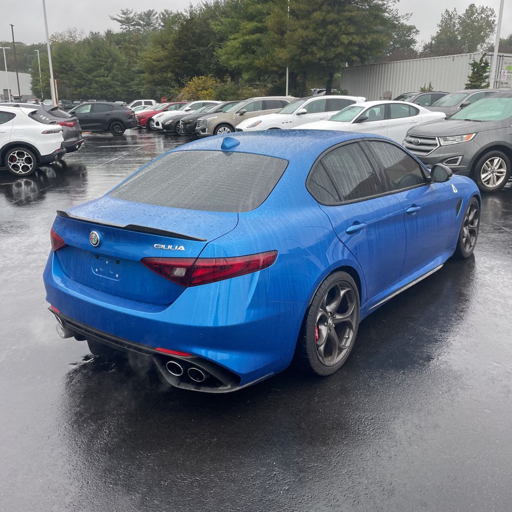 2022 Alfa Romeo Giulia Quadrifoglio