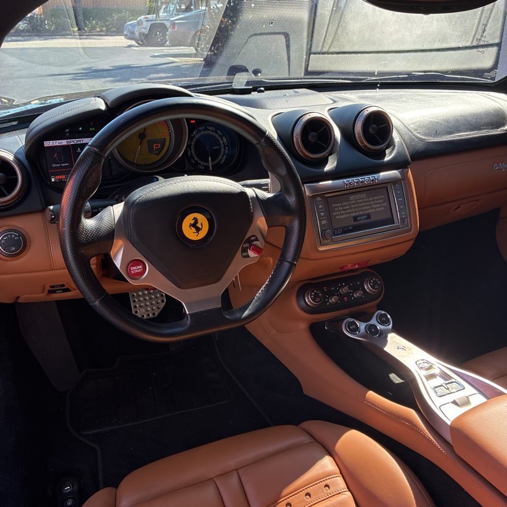 2010 Ferrari California Base