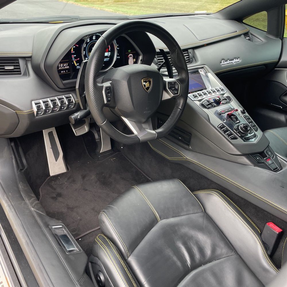 2014 Lamborghini Aventador Base