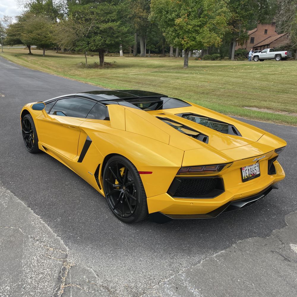 2014 Lamborghini Aventador Base