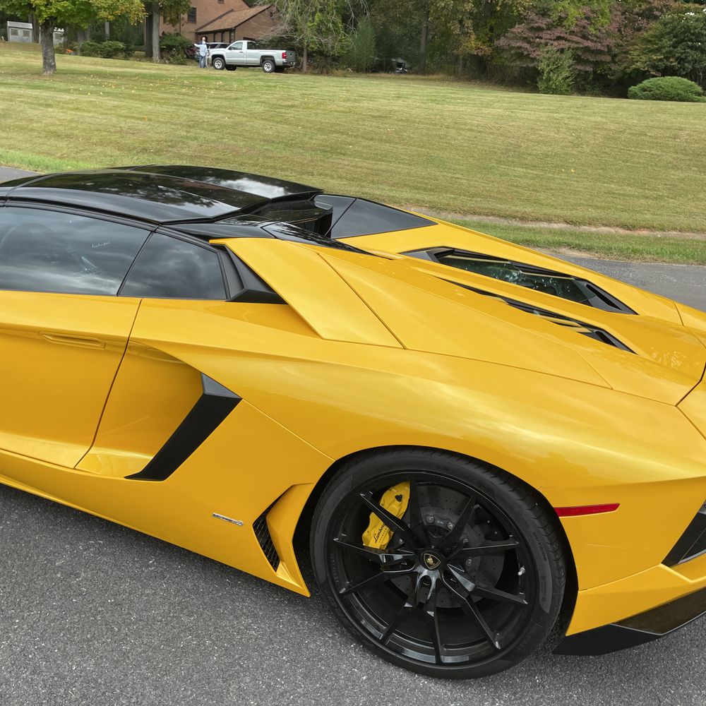 2014 Lamborghini Aventador Base