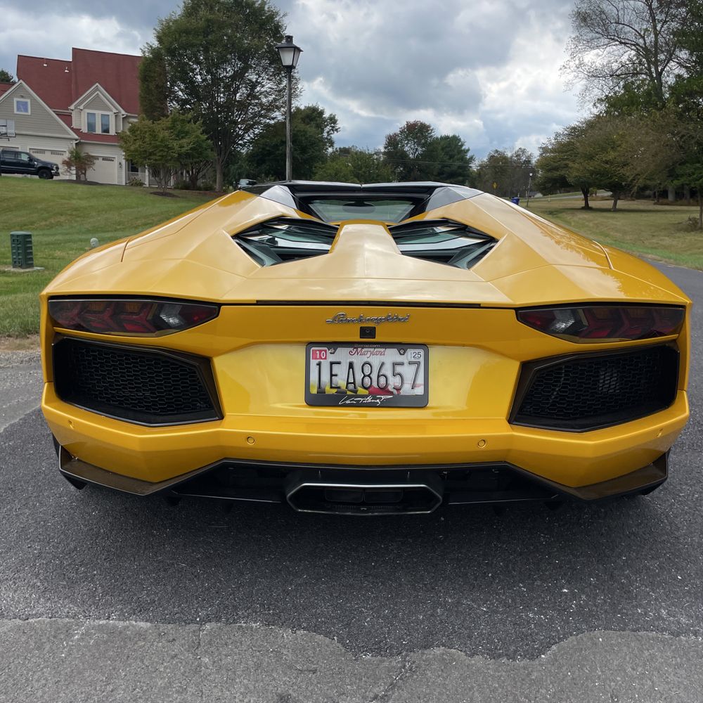 2014 Lamborghini Aventador Base