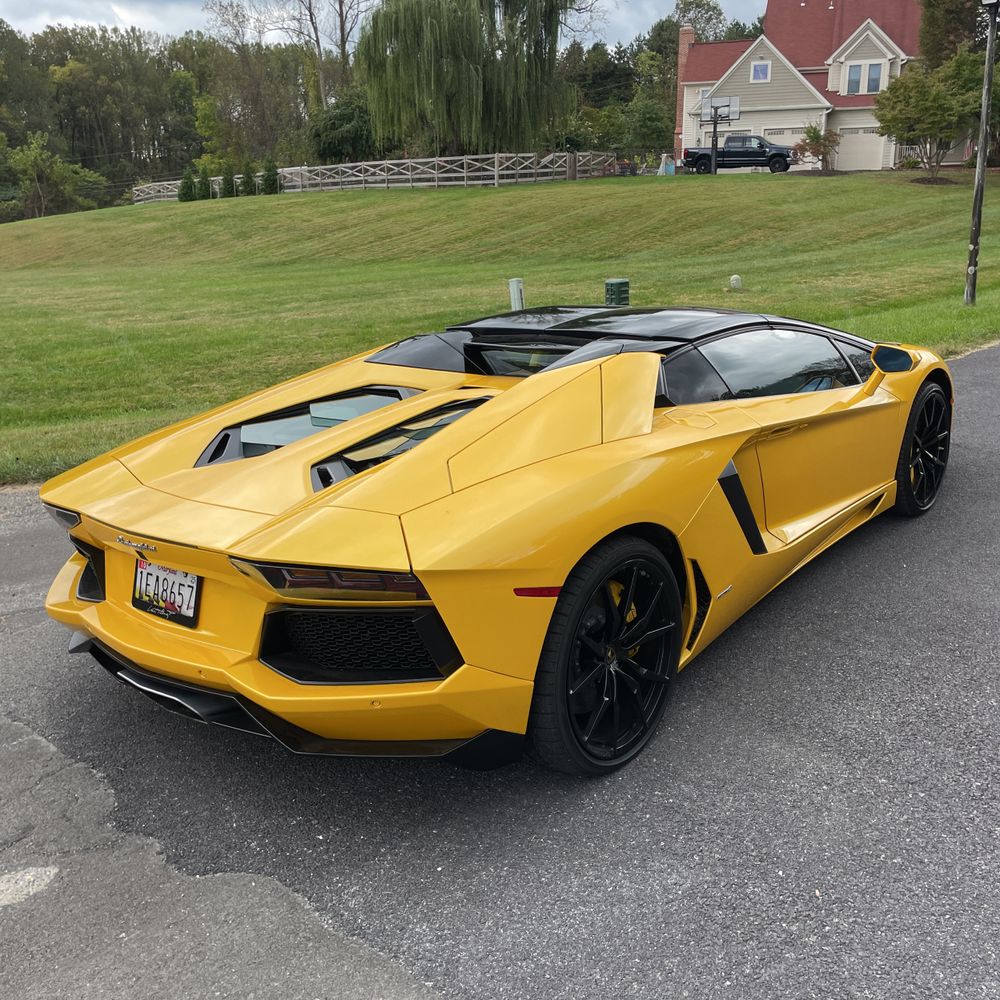 2014 Lamborghini Aventador Base