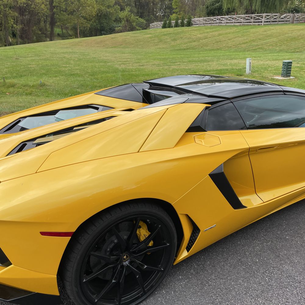 2014 Lamborghini Aventador Base