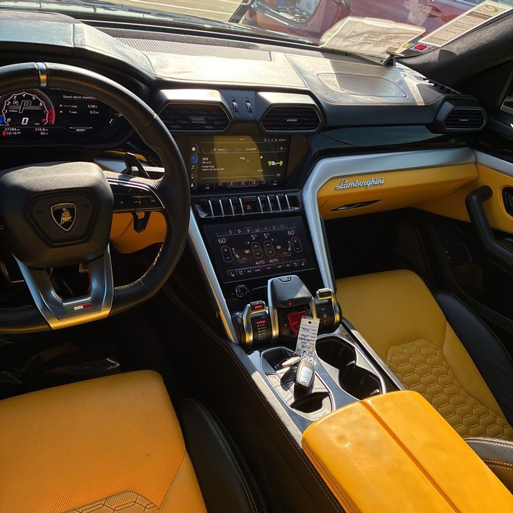 2019 Lamborghini Urus Base