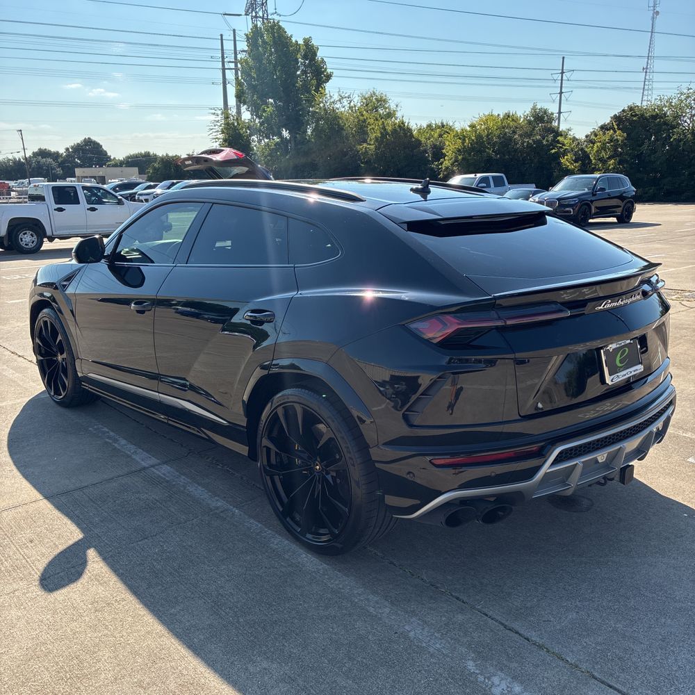2019 Lamborghini Urus Base