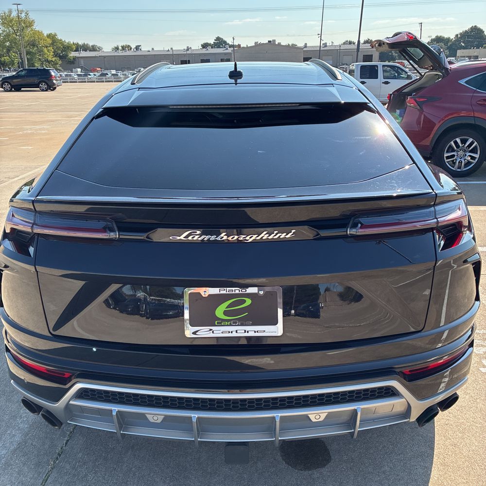 2019 Lamborghini Urus Base