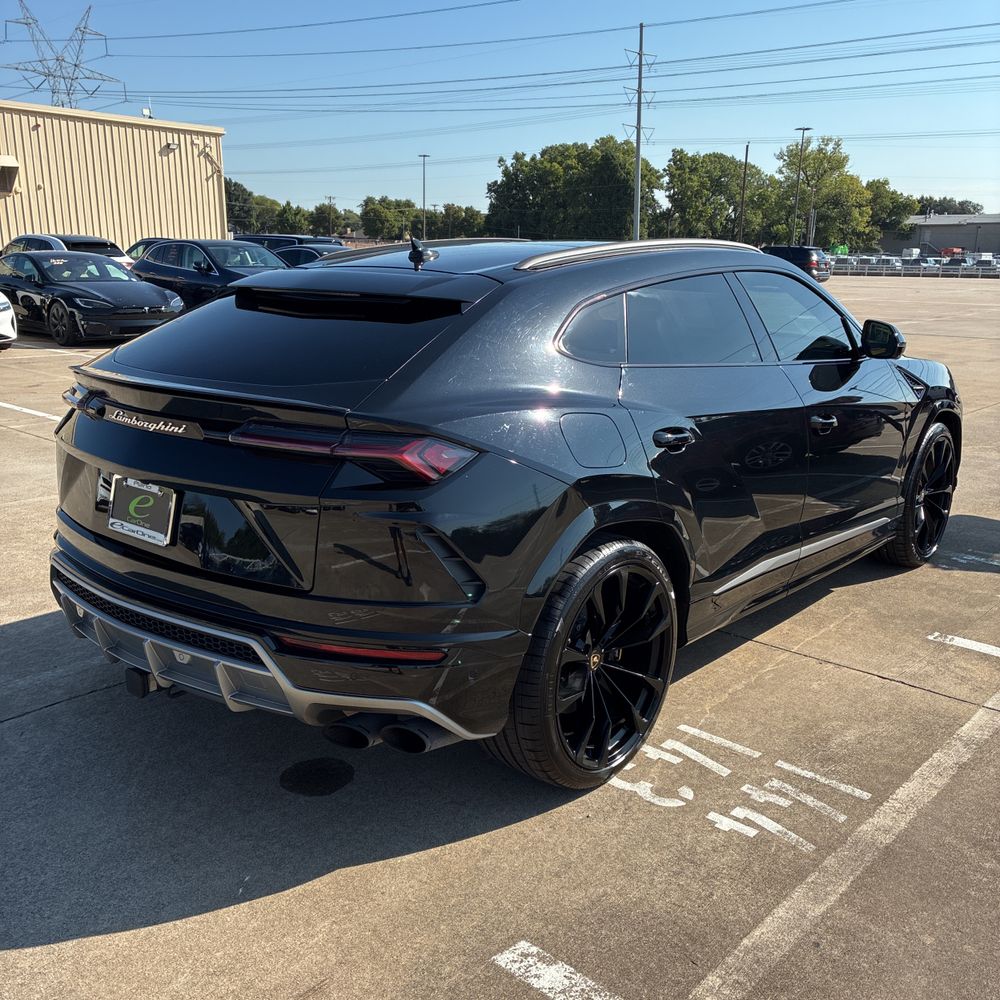 2019 Lamborghini Urus Base